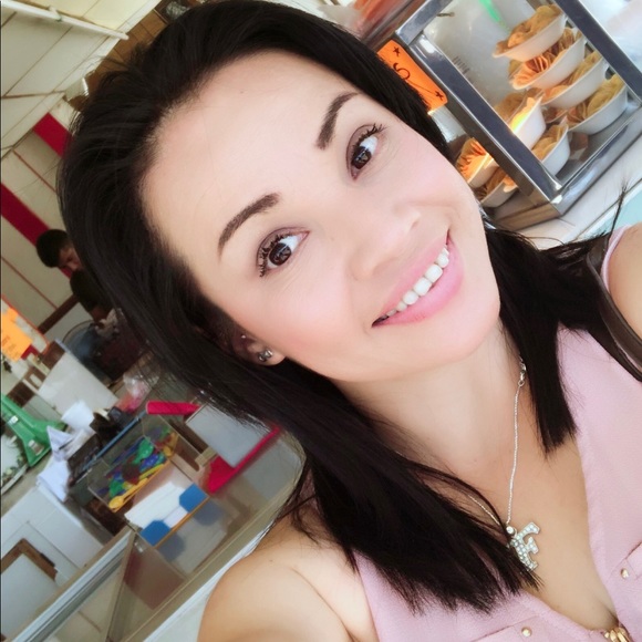 Meet your Posher, Yanet - Picture 1 of 1